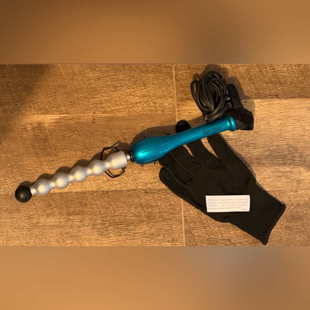 Bed Head Rock N Roller Clamp Free 2-in-1 Curling Wand | Round Barrel & Glove
